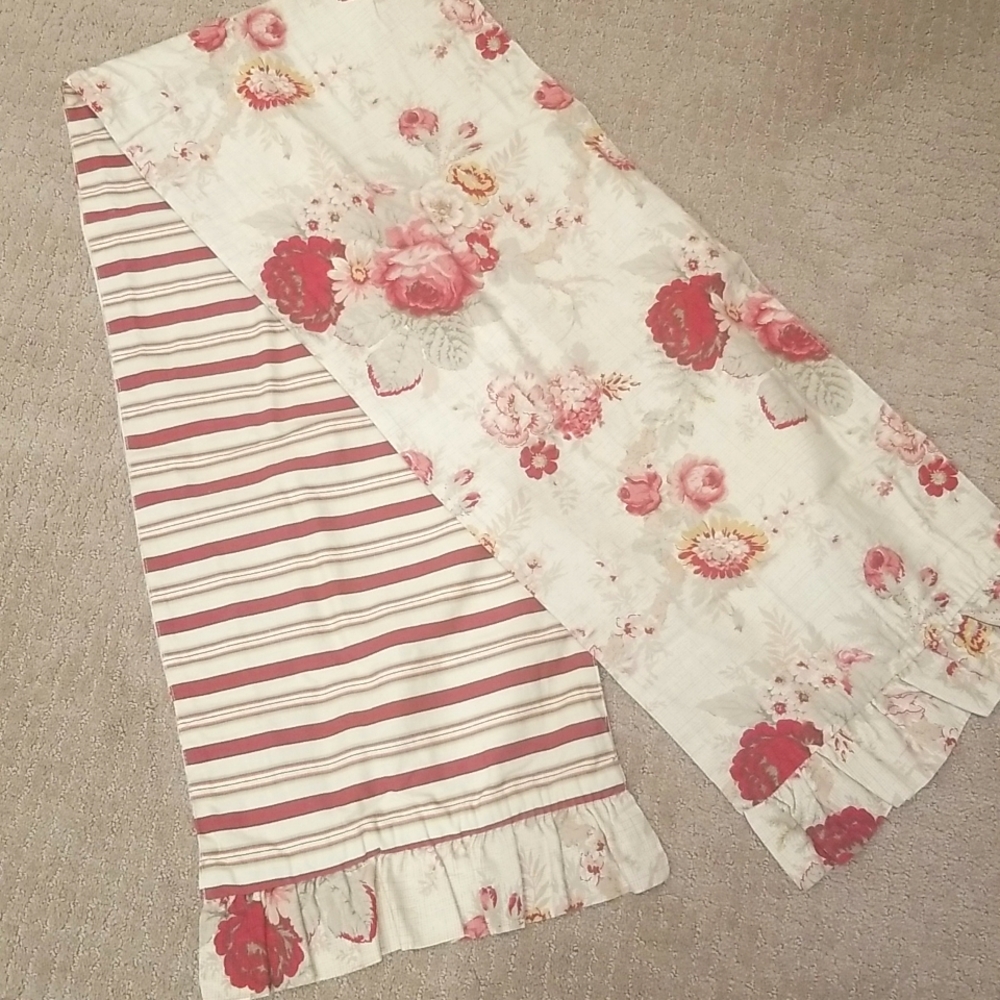 Vintage Table Runner Garden Floral/Stripe Pattern - Reversable